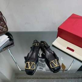 Picture of Valentino Shoes _SKUValentinosz35-405CLL100119964